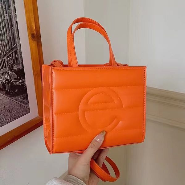 fashion design crossbody bag women's brand handbag luxury solid color all-in-one hand bag women large capacity oblique body one shoulde
fashion design crossbody bag women's brand handbag luxury solid color all-in-one hand bag women large capacity oblique body one shoulde