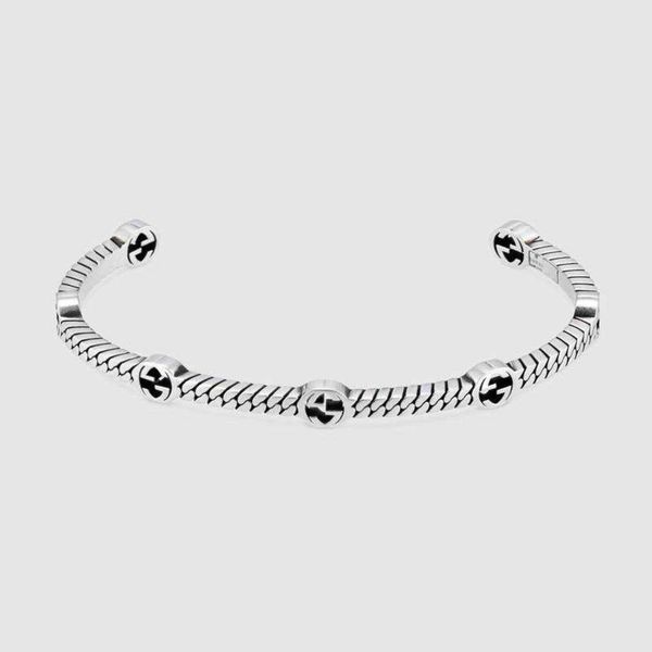 fashion collection 2023 new luxury fashion jewelry for zhantong thai silver new interlocking bracelet straight jewelry, White
fashion collection 2023 new luxury fashion jewelry for zhantong thai silver new interlocking bracelet straight jewelry, White