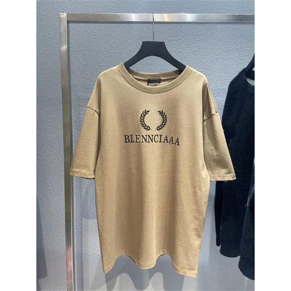 2023 Paris men womans tops America France Sleeve Designer Wrinkle Shrink Pilling Cotton Print letter Applique Letter Fashion couple durable Retro D8
2023 Paris men womans tops America France Sleeve Designer Wrinkle Shrink Pilling Cotton Print letter Applique Letter Fashion couple durable Retro D8