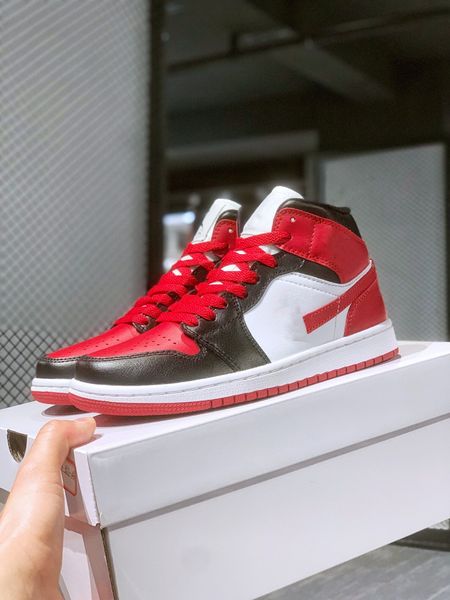 shoes shop latest athletics jumping jumpman 1s 1 mid alternate bred toe girls boys sportswear outdoor designer black white red
shoes shop latest athletics jumping jumpman 1s 1 mid alternate bred toe girls boys sportswear outdoor designer black white red