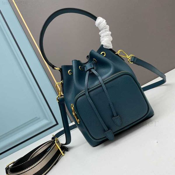 luxury designer bags classic marc cannes modeling leather crossbody bucket bag famous drawstring handbags cross body purse multi-color
luxury designer bags classic marc cannes modeling leather crossbody bucket bag famous drawstring handbags cross body purse multi-color