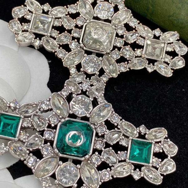 factory direct sales 2023 new luxury fashion jewelry for new double diamond brooch temperament silver needle coat suit pin, Gray
factory direct sales 2023 new luxury fashion jewelry for new double diamond brooch temperament silver needle coat suit pin, Gray