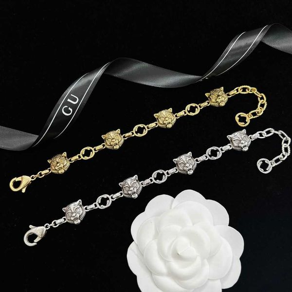 three-dimensional relief tiger-head bracelet made of old personality trend versatile lovers' hand gifts designer luxury jewelry, Black
three-dimensional relief tiger-head bracelet made of old personality trend versatile lovers' hand gifts designer luxury jewelry, Black