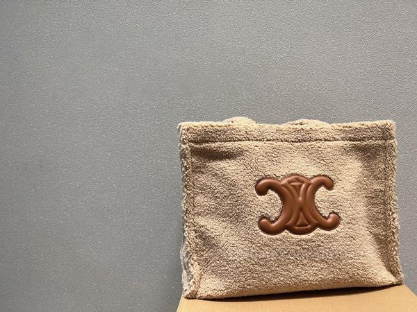 2023 spring and summer new tote bag crossbody bag single shoulder handbag fashion shopping bag woolen capacity
2023 spring and summer new tote bag crossbody bag single shoulder handbag fashion shopping bag woolen capacity