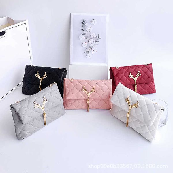 clutch bag fashionable embroidered bag ladies bag women's simple and versatile small square bag
clutch bag fashionable embroidered bag ladies bag women's simple and versatile small square bag
