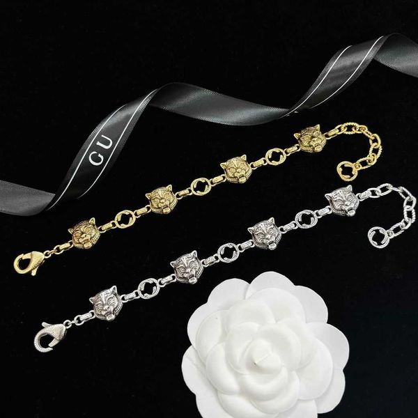 three-dimensional relief tiger-head bracelet made of old personality trend versatile lovers' hand gifts luxury ornament, Black
three-dimensional relief tiger-head bracelet made of old personality trend versatile lovers' hand gifts luxury ornament, Black