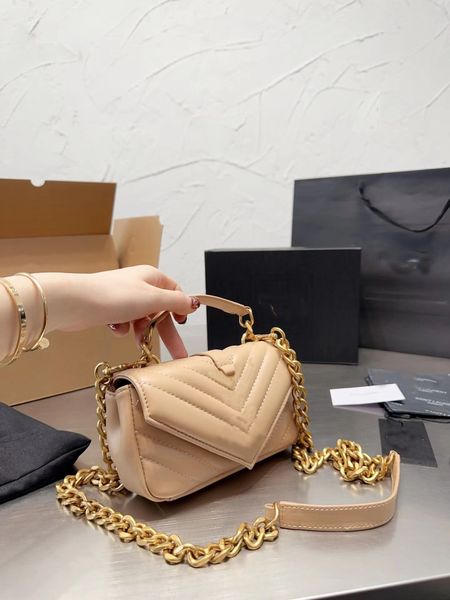mini postman bag tote bag shoulder bag can be mortious true cowhide production ripple neat unique metal chain full gift box packaging
mini postman bag tote bag shoulder bag can be mortious true cowhide production ripple neat unique metal chain full gift box packaging
