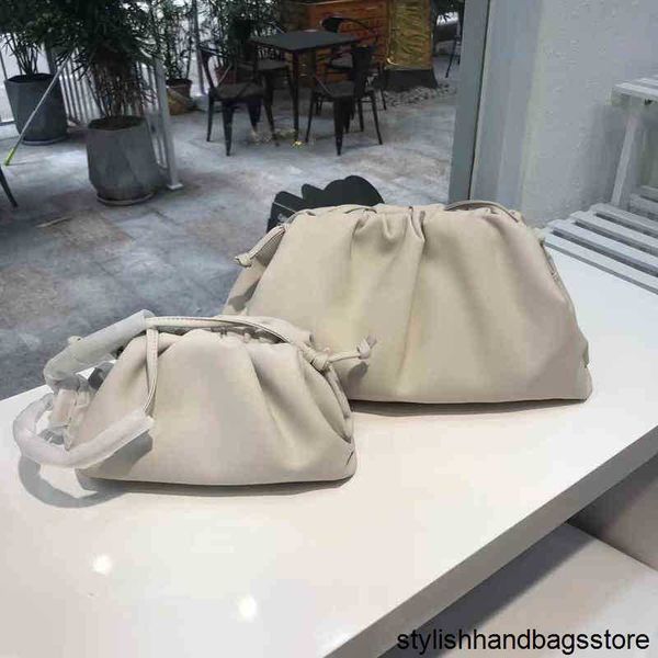 genuine leather cloud bag retro underarm bags luxury gold glitter laser tote bag pleated dumpling handbag clutch y220413
genuine leather cloud bag retro underarm bags luxury gold glitter laser tote bag pleated dumpling handbag clutch y220413