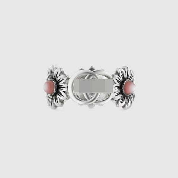 luxury jewelry sterling silver small daisy powder shell personality men and women lovers ring valentine's day gift
luxury jewelry sterling silver small daisy powder shell personality men and women lovers ring valentine's day gift