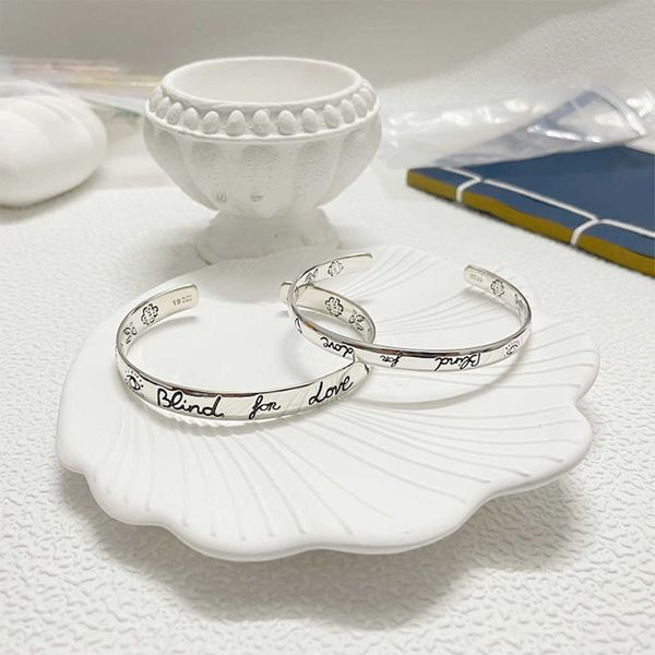 factory wholesale 2023 new luxury fashion jewelry for silver flower and bird fearless bracelet blind for love used hand jewelry couple, White
factory wholesale 2023 new luxury fashion jewelry for silver flower and bird fearless bracelet blind for love used hand jewelry couple, White