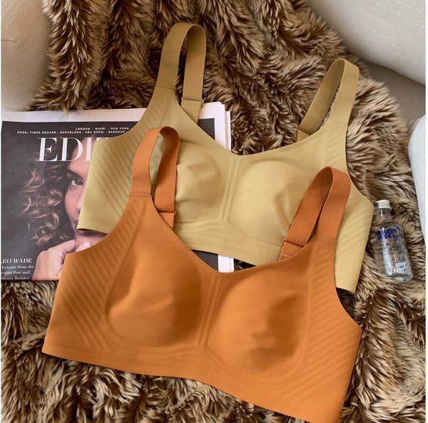 bra thin rabbit ear big chest small underwear mark side cream jelly strip large tank no steel band minimizer, Red;black
bra thin rabbit ear big chest small underwear mark side cream jelly strip large tank no steel band minimizer, Red;black