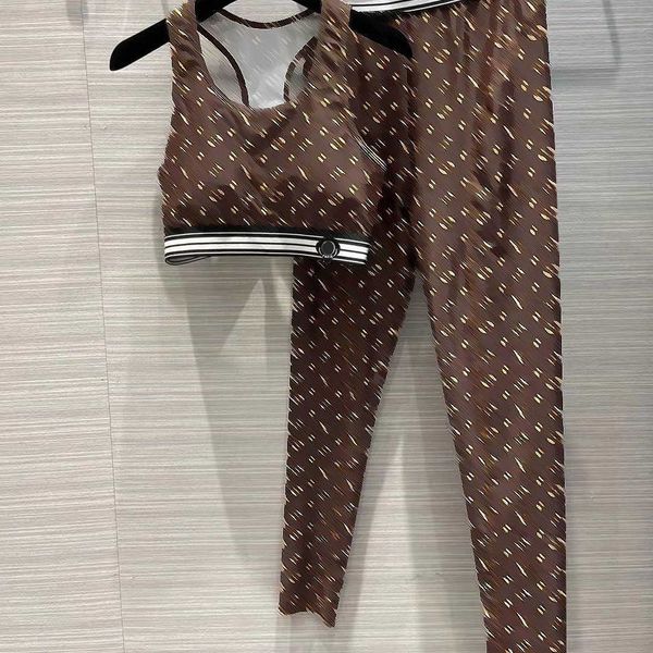 23ss brand designer women yoga clothes suit sports suits autumn winter new vest trousers set womens clothing, Gray
23ss brand designer women yoga clothes suit sports suits autumn winter new vest trousers set womens clothing, Gray