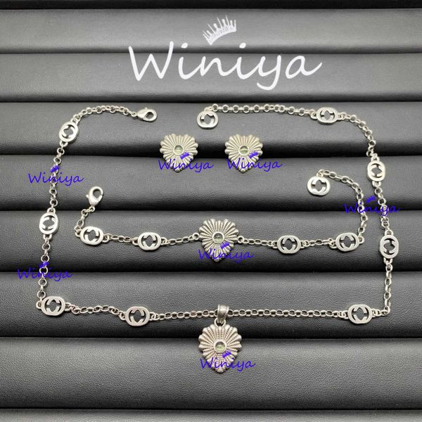 2023 new luxury fashion jewelry for family new simple necklace bracelet earrings feminine jewelry, Black
2023 new luxury fashion jewelry for family new simple necklace bracelet earrings feminine jewelry, Black