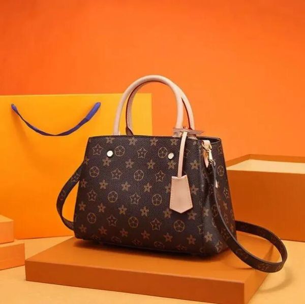 2023 classic tote bag fashion designer bag clutch handbag leather shoulder crossbody package evening bags tote bags shopping bags
2023 classic tote bag fashion designer bag clutch handbag leather shoulder crossbody package evening bags tote bags shopping bags