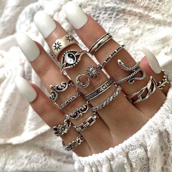 cluster rings gossip snake leaf flower heart butterfly pearl chain oil dripping joint ring set l230306, Golden;silver
cluster rings gossip snake leaf flower heart butterfly pearl chain oil dripping joint ring set l230306, Golden;silver