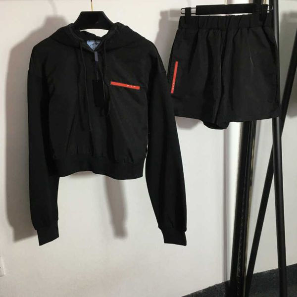 23ss designer brand women hoodie shorts set long sleeves elastic waist casual shortss suit women sports sets womens clothes a1, Gray
23ss designer brand women hoodie shorts set long sleeves elastic waist casual shortss suit women sports sets womens clothes a1, Gray