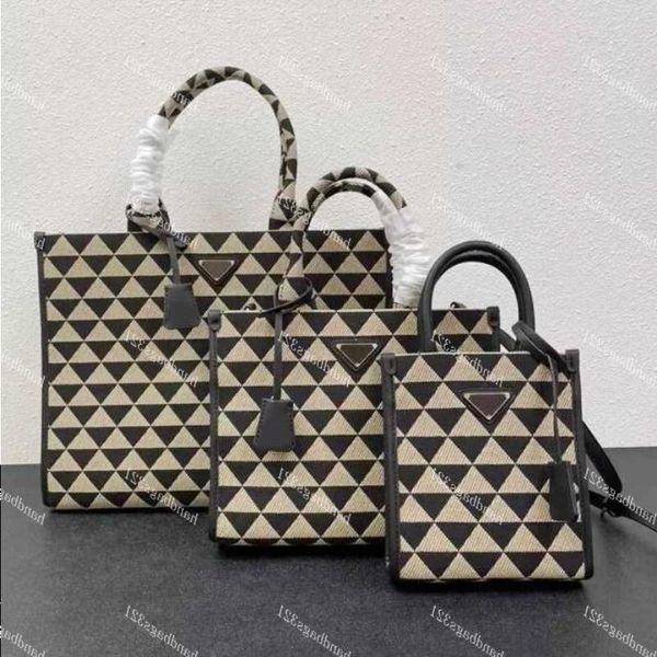 shoulder bag designer women handbag tote bag triangle symbole jacquard fabric handbags large totes designers shoulder bags shopping bag qmml
shoulder bag designer women handbag tote bag triangle symbole jacquard fabric handbags large totes designers shoulder bags shopping bag qmml