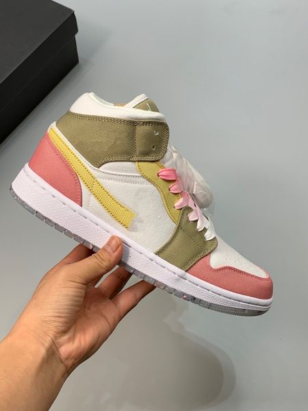 2023 latest girls boys 1s basketball shoes 1 mid se pastel vivid green grind lifestyles designer sneakers
2023 latest girls boys 1s basketball shoes 1 mid se pastel vivid green grind lifestyles designer sneakers