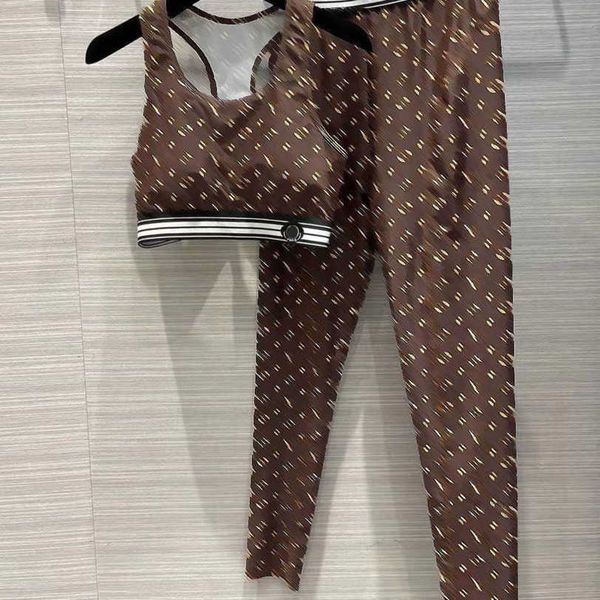 23ss brand designer women yoga clothes suit sports suits autumn winter new vest trousers set womens clothing a1, Gray
23ss brand designer women yoga clothes suit sports suits autumn winter new vest trousers set womens clothing a1, Gray