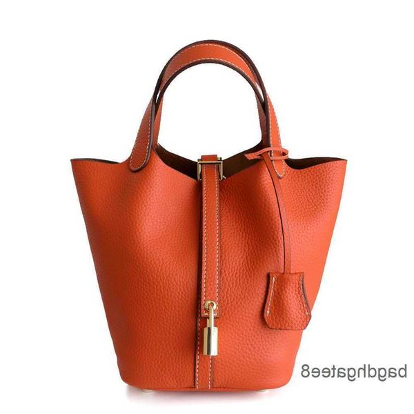 original designer bags vegetable bag h picotin basket tote layer kraft locks women s leather 18cm 2023 bucket hand litchi pattern vje9 cvn 7
original designer bags vegetable bag h picotin basket tote layer kraft locks women s leather 18cm 2023 bucket hand litchi pattern vje9 cvn 7