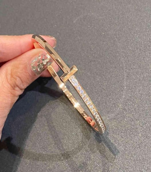 other bracelets v gold ti second generation double t diamond inlaid corner cnc narrow version threedimensional smooth9261980, Golden;silver
other bracelets v gold ti second generation double t diamond inlaid corner cnc narrow version threedimensional smooth9261980, Golden;silver