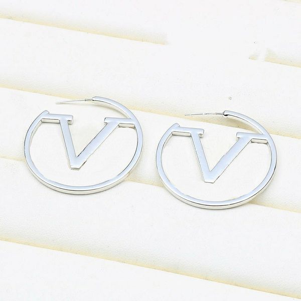 classic pattern charm big circle earrings earring studded women's gold titanium steel luxury designer letter v gift wedding jewelry, Golden
classic pattern charm big circle earrings earring studded women's gold titanium steel luxury designer letter v gift wedding jewelry, Golden
