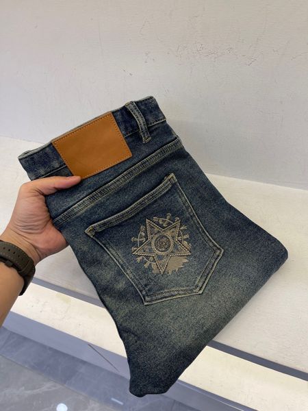 2023 luxury brand mens jeans comfortable stretch material blue pencil pants fashion solid color design r jeans
2023 luxury brand mens jeans comfortable stretch material blue pencil pants fashion solid color design r jeans