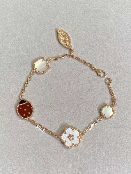 high version fanjia four-leaf clover five-flower ladybug bracelet female 18k rose gold double-sided red chalcedony high-grade feeling, Black
high version fanjia four-leaf clover five-flower ladybug bracelet female 18k rose gold double-sided red chalcedony high-grade feeling, Black