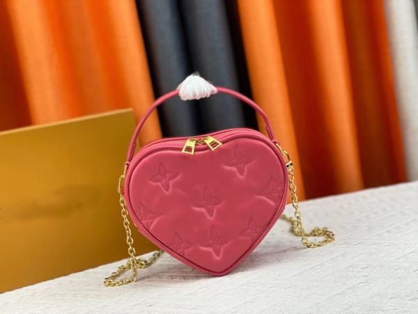 2023 lover's love bag soft quilted raw leather exquisite embroidery removable chain and handle for various carrying methods size: 20x16
2023 lover's love bag soft quilted raw leather exquisite embroidery removable chain and handle for various carrying methods size: 20x16