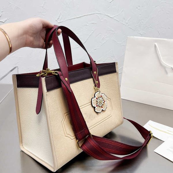 luxury designer bags handbags shoulder crossbody bag tote 2023 new fashion texture leather multifunctional portable capacity totebags factor
luxury designer bags handbags shoulder crossbody bag tote 2023 new fashion texture leather multifunctional portable capacity totebags factor