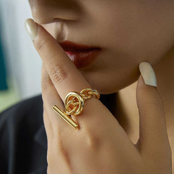 cluster rings exaggerated personality design ot buckle finger rings women unusually gold silver color chain ring jewelry girls gift l230306, Golden;silver
cluster rings exaggerated personality design ot buckle finger rings women unusually gold silver color chain ring jewelry girls gift l230306, Golden;silver