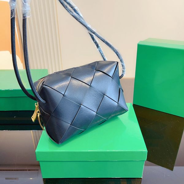 2023 designer woven bean curd bag women luxury soft calfskin clutch cassette bags fashion leather original quality cosmetic fashion handbag
2023 designer woven bean curd bag women luxury soft calfskin clutch cassette bags fashion leather original quality cosmetic fashion handbag