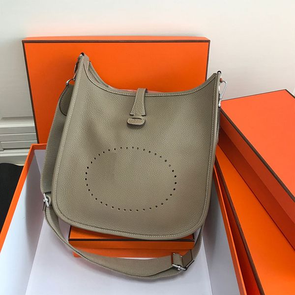 classic crossbody bag plain handbags purse cowhide leather removable wide strap hollow fashion letter women 5a quality shoulder bags silver
classic crossbody bag plain handbags purse cowhide leather removable wide strap hollow fashion letter women 5a quality shoulder bags silver