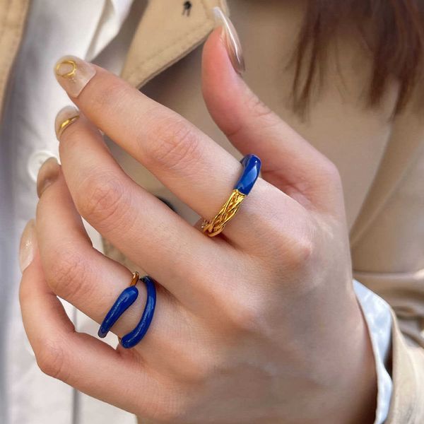 cluster rings japanese style blue white oil resin personality special design gold ring for women fashion jewelry l230306, Golden;silver
cluster rings japanese style blue white oil resin personality special design gold ring for women fashion jewelry l230306, Golden;silver
