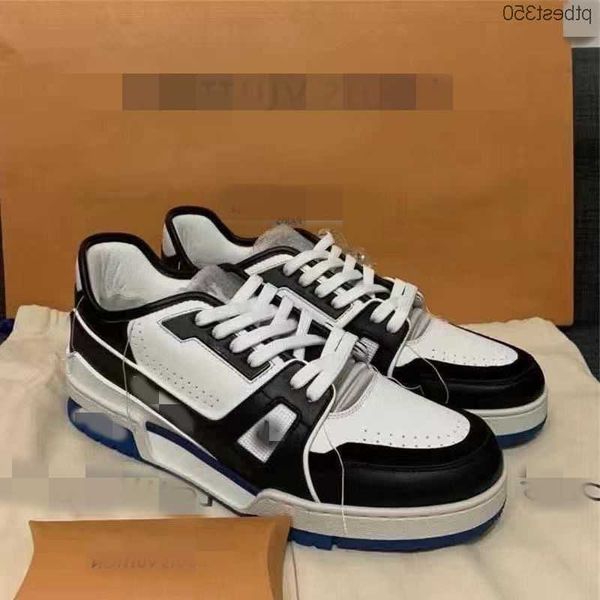 luxury designer 2023ss spring men shoes breathable moisture edition fashion sports leisure portable board running us3 hao0, Black
luxury designer 2023ss spring men shoes breathable moisture edition fashion sports leisure portable board running us3 hao0, Black