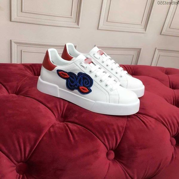 luxury designer 2023 highquality fashion comfortable sports casual shoes triple leather classic stitching outdoor lace-up retro styl kslf, Black
luxury designer 2023 highquality fashion comfortable sports casual shoes triple leather classic stitching outdoor lace-up retro styl kslf, Black