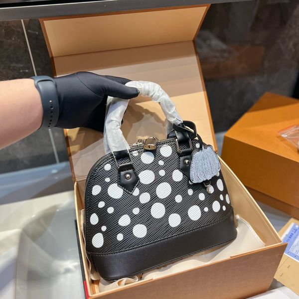 dot jointly signed womens shell shoulder bag wave point crossbody handbag purses fashions totes quality with box
dot jointly signed womens shell shoulder bag wave point crossbody handbag purses fashions totes quality with box