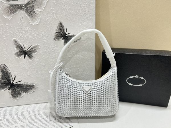 brand lady fashion shoulder bag designer handbag chain letter cross-shoulder shoulder bag fashion dinner bag european and n make-up bag mult
brand lady fashion shoulder bag designer handbag chain letter cross-shoulder shoulder bag fashion dinner bag european and n make-up bag mult
