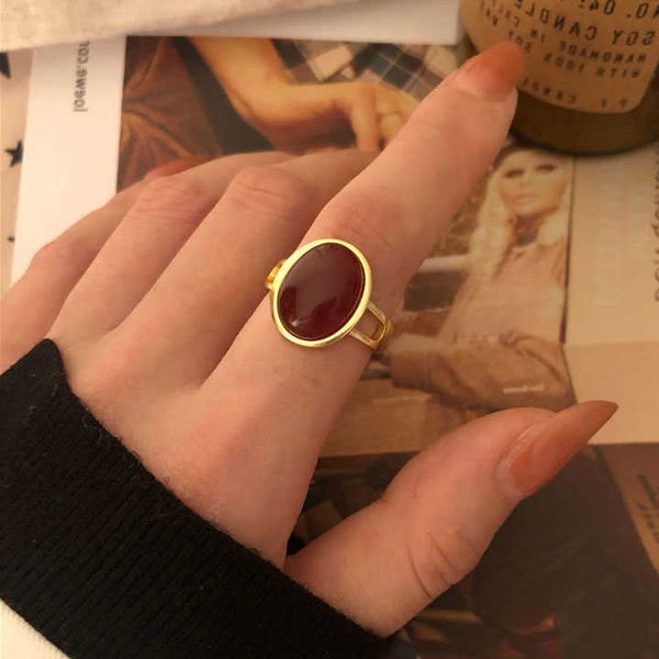 cluster rings classic royal luxury red stone finger rings for women fashion jewelry gold geometric oval big ring girls gifts l230306, Golden;silver
cluster rings classic royal luxury red stone finger rings for women fashion jewelry gold geometric oval big ring girls gifts l230306, Golden;silver