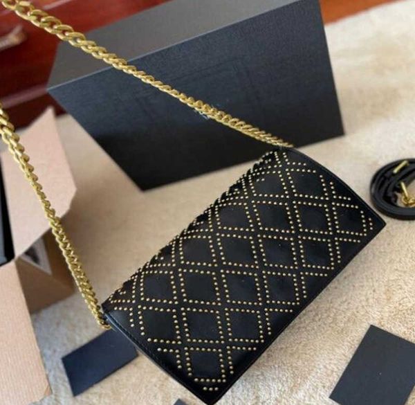 women bags cross body fashion shopping satchels hardware inlaid chain outdoor messenger bags leather hobo handbag luxury designer purses
women bags cross body fashion shopping satchels hardware inlaid chain outdoor messenger bags leather hobo handbag luxury designer purses