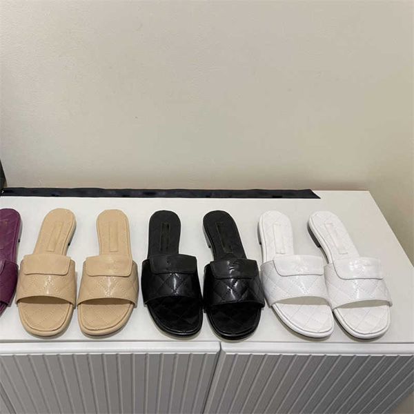 luxurys designers shoes latest fashion ladies outdoor sheepskin plaid quilted grid casual slippers women outdoor vacation beach summer slide, Black
luxurys designers shoes latest fashion ladies outdoor sheepskin plaid quilted grid casual slippers women outdoor vacation beach summer slide, Black