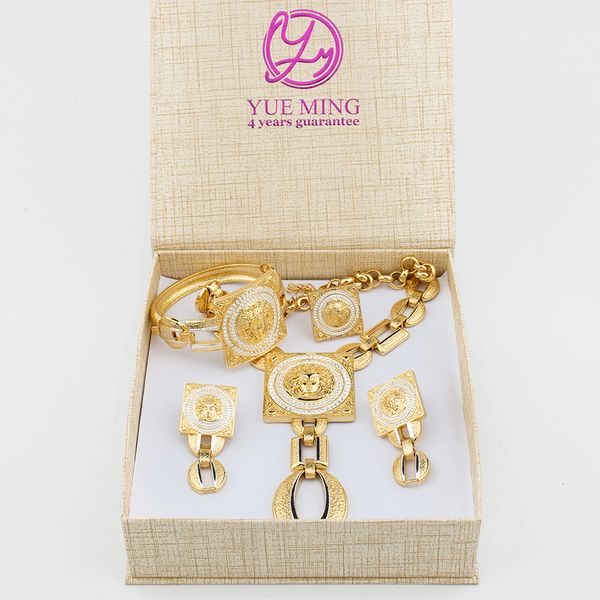 wedding jewelry sets dubai gold plated set with gift box ladies fashion copper necklace bracelet earrings ring for women holiday 230306, Slivery;golden
wedding jewelry sets dubai gold plated set with gift box ladies fashion copper necklace bracelet earrings ring for women holiday 230306, Slivery;golden