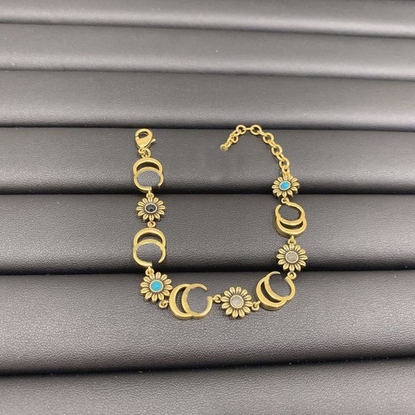 daisy shape flowers plated gold bracelets designer for women g letter metal charm daisy vintage pulsera buckle luxuries men bracelet mother, Golden;silver
daisy shape flowers plated gold bracelets designer for women g letter metal charm daisy vintage pulsera buckle luxuries men bracelet mother, Golden;silver