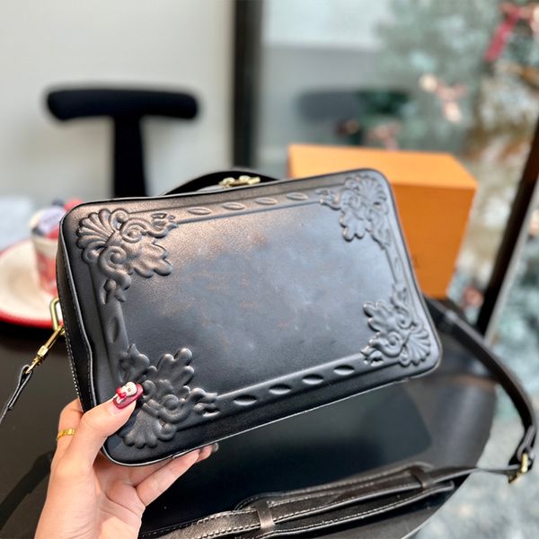 fashion genuine leather bag woman luxurys men box designer bags womens mens crossbody tote shoulder purses handbags bag wallet backpak
fashion genuine leather bag woman luxurys men box designer bags womens mens crossbody tote shoulder purses handbags bag wallet backpak