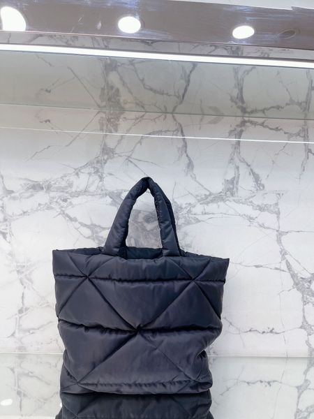classic nylon fashion tote bag large capacity handbag women's shopping bag designer bag cross-body 5a black purse
classic nylon fashion tote bag large capacity handbag women's shopping bag designer bag cross-body 5a black purse