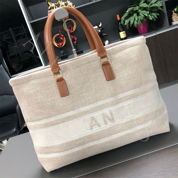 new designer bags totes canvas women big capacity bags white and black color c letter print handbags zipper pocket inside bench bags with lo
new designer bags totes canvas women big capacity bags white and black color c letter print handbags zipper pocket inside bench bags with lo