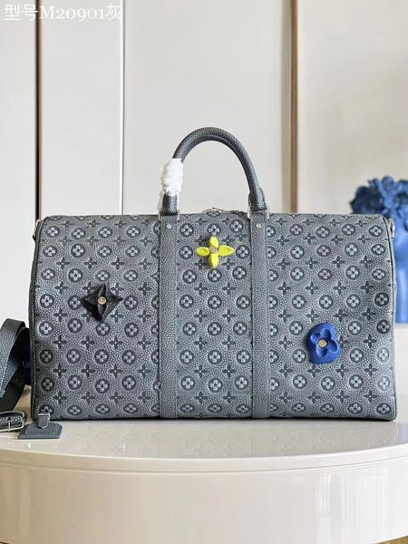 single gray this travel bag shows that the designer is the 2023 autumn and winter cattle leather dip dyed rough color 50x29x23cm (length x h
single gray this travel bag shows that the designer is the 2023 autumn and winter cattle leather dip dyed rough color 50x29x23cm (length x h