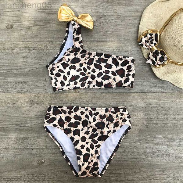 one-pieces 2~8 years kids girls bikini 2022 new summer girls kids swimwear swimsuit print children bikinis biquini infantil bathing suit w03, Black
one-pieces 2~8 years kids girls bikini 2022 new summer girls kids swimwear swimsuit print children bikinis biquini infantil bathing suit w03, Black