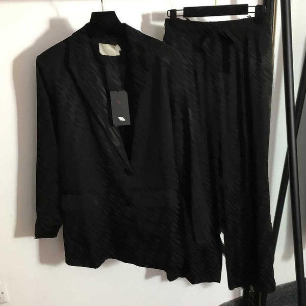 23ss designer brand women jacket trousers set f jacquard monogram slim double-breasted suit jacket elastic high-waisted wide-leg trousers wo, Gray
23ss designer brand women jacket trousers set f jacquard monogram slim double-breasted suit jacket elastic high-waisted wide-leg trousers wo, Gray