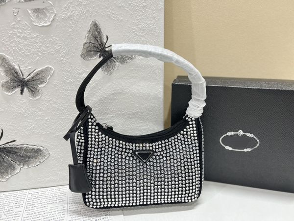 brand lady fashion shoulder bag designer handbag chain letter cross-shoulder shoulder bag fashion dinner bag european and n make-up bag mult
brand lady fashion shoulder bag designer handbag chain letter cross-shoulder shoulder bag fashion dinner bag european and n make-up bag mult